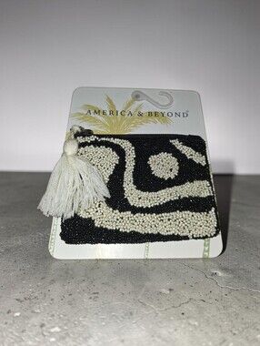 Nwt America & Beyond Black and White Beaded Tassel Coin Pouch
